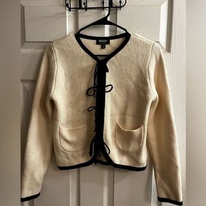 ROUGH~L.A ~CREAM & BLACK SWEATER~NWOT~M